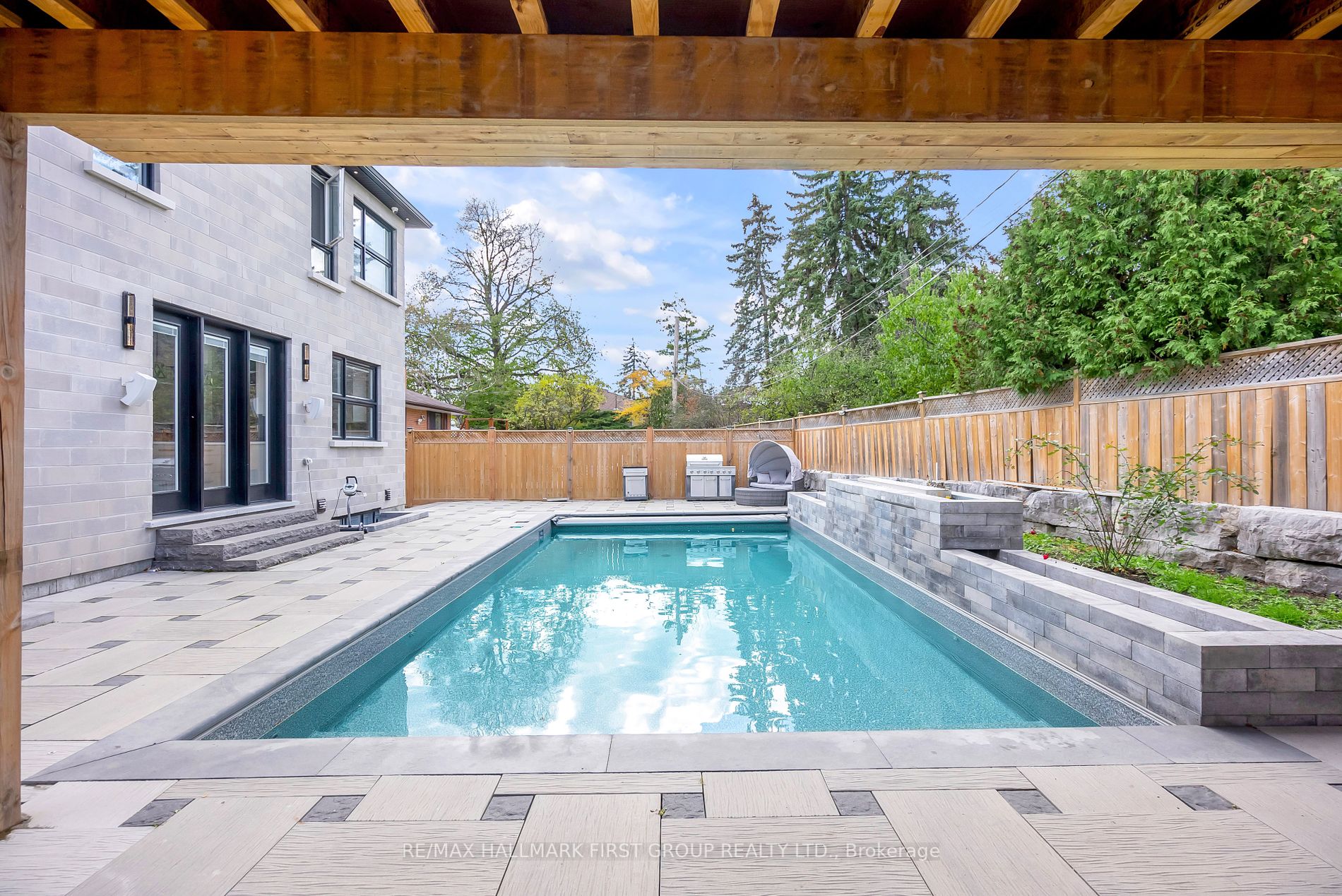 246 Edenbridge Dr