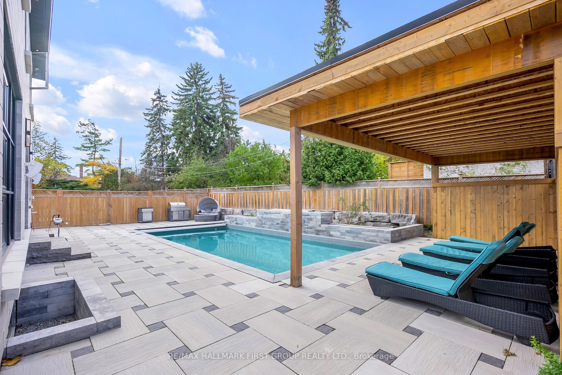 246 Edenbridge Dr