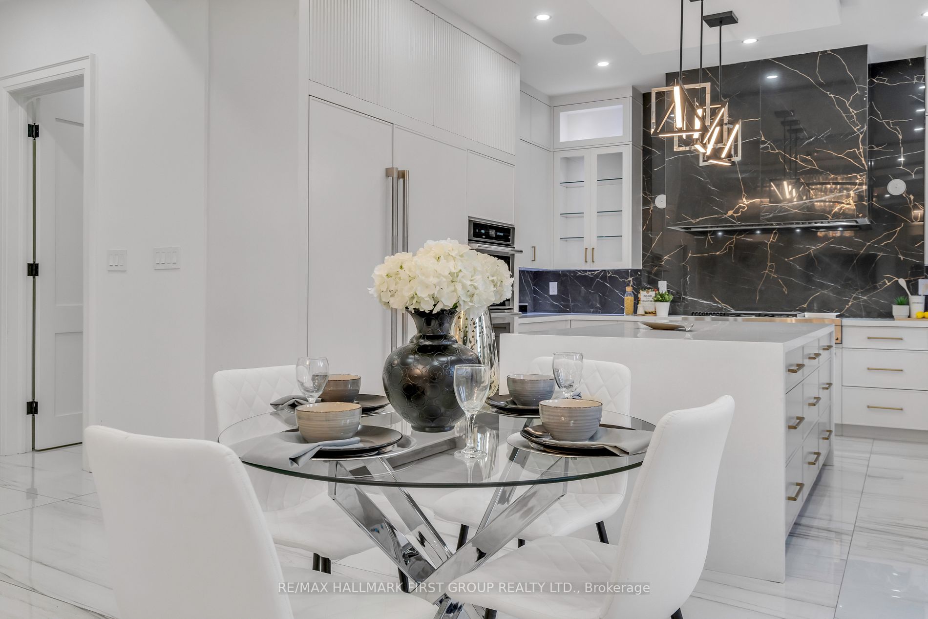 246 Edenbridge Dr