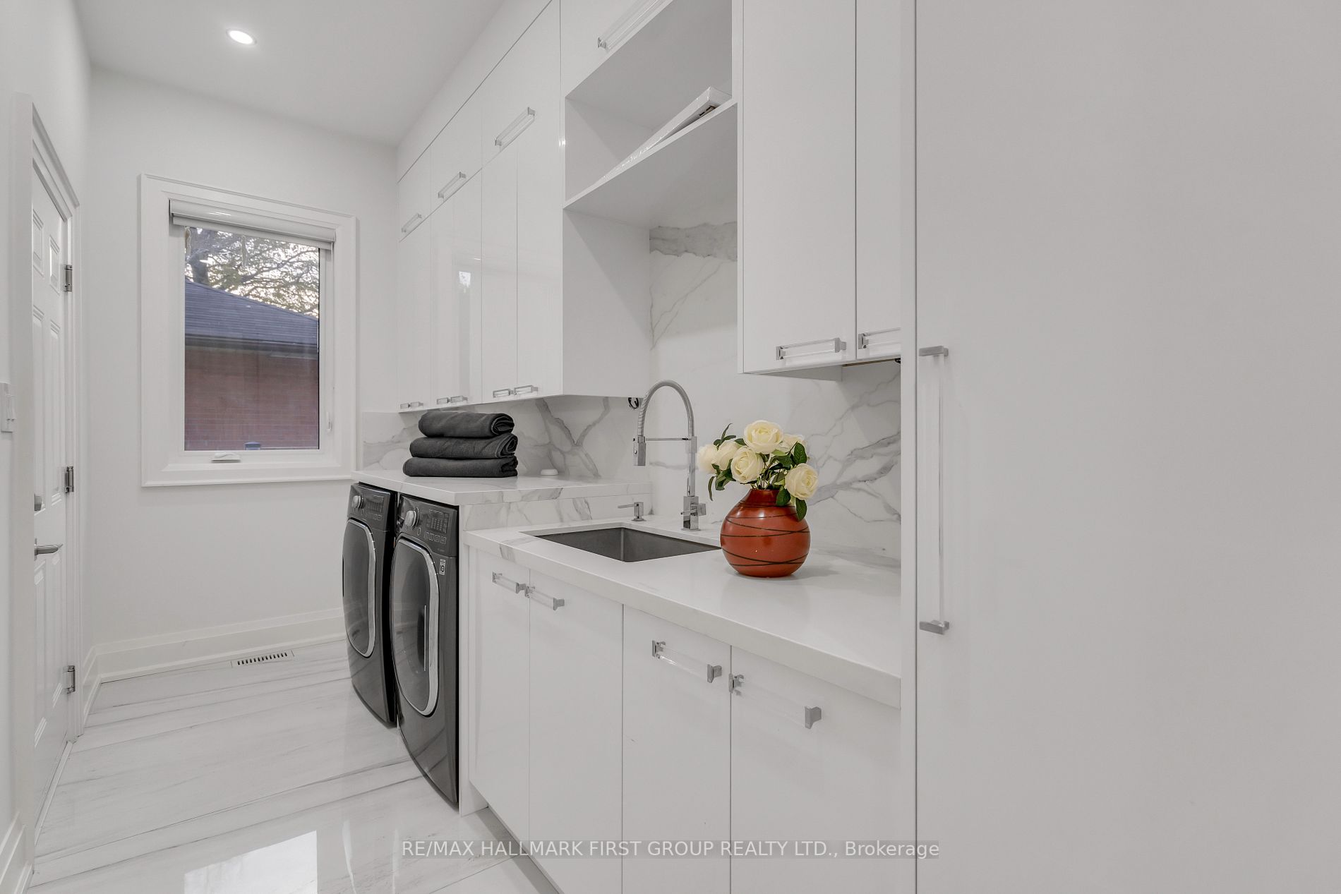 246 Edenbridge Dr