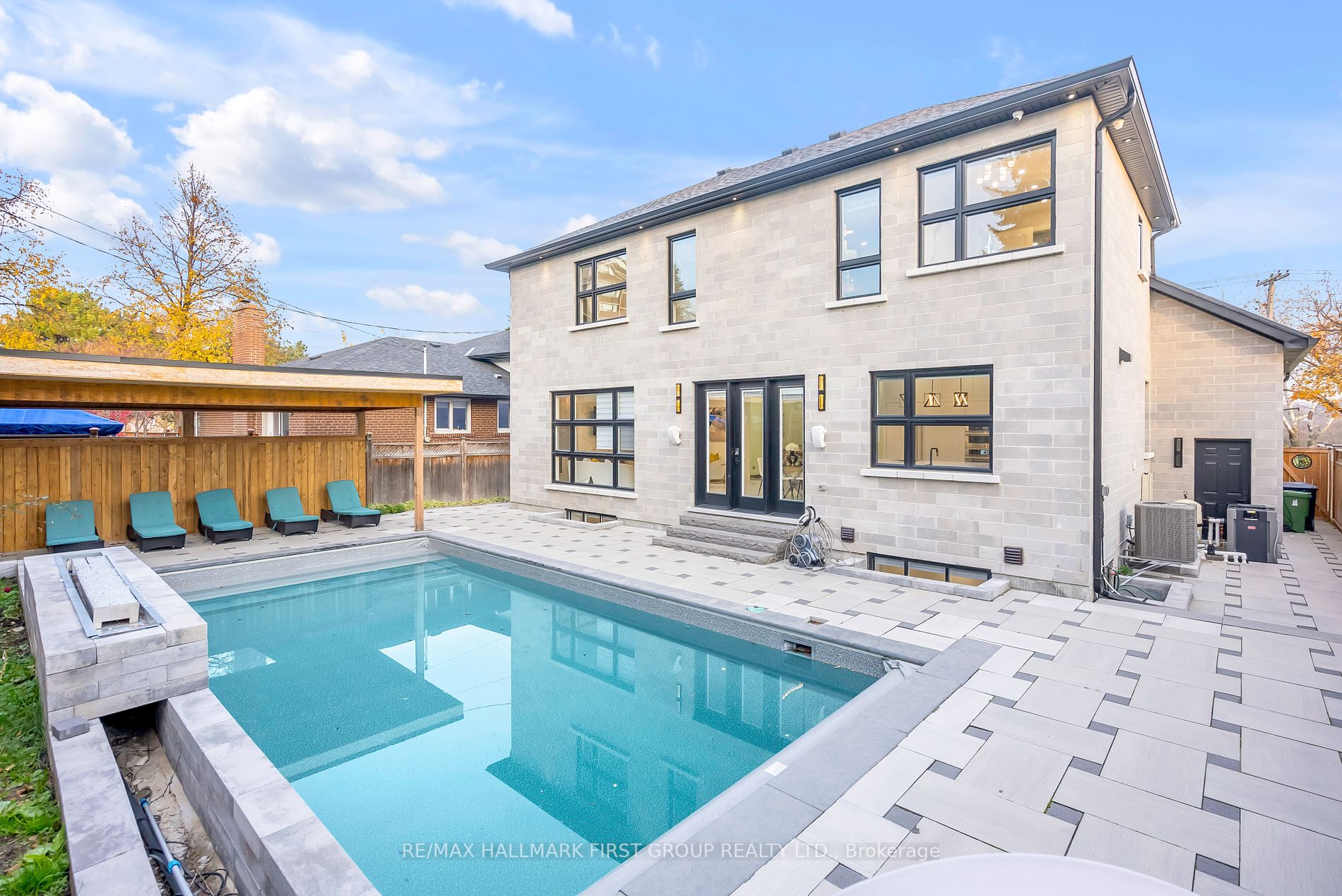 246 Edenbridge Dr