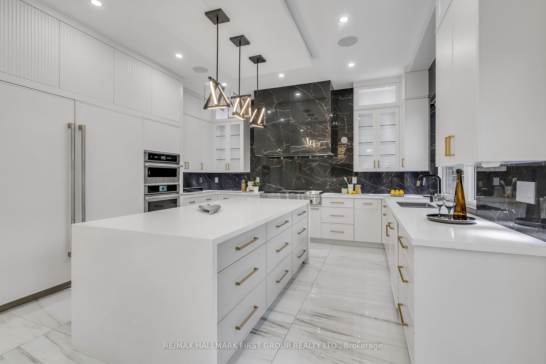 246 Edenbridge Dr