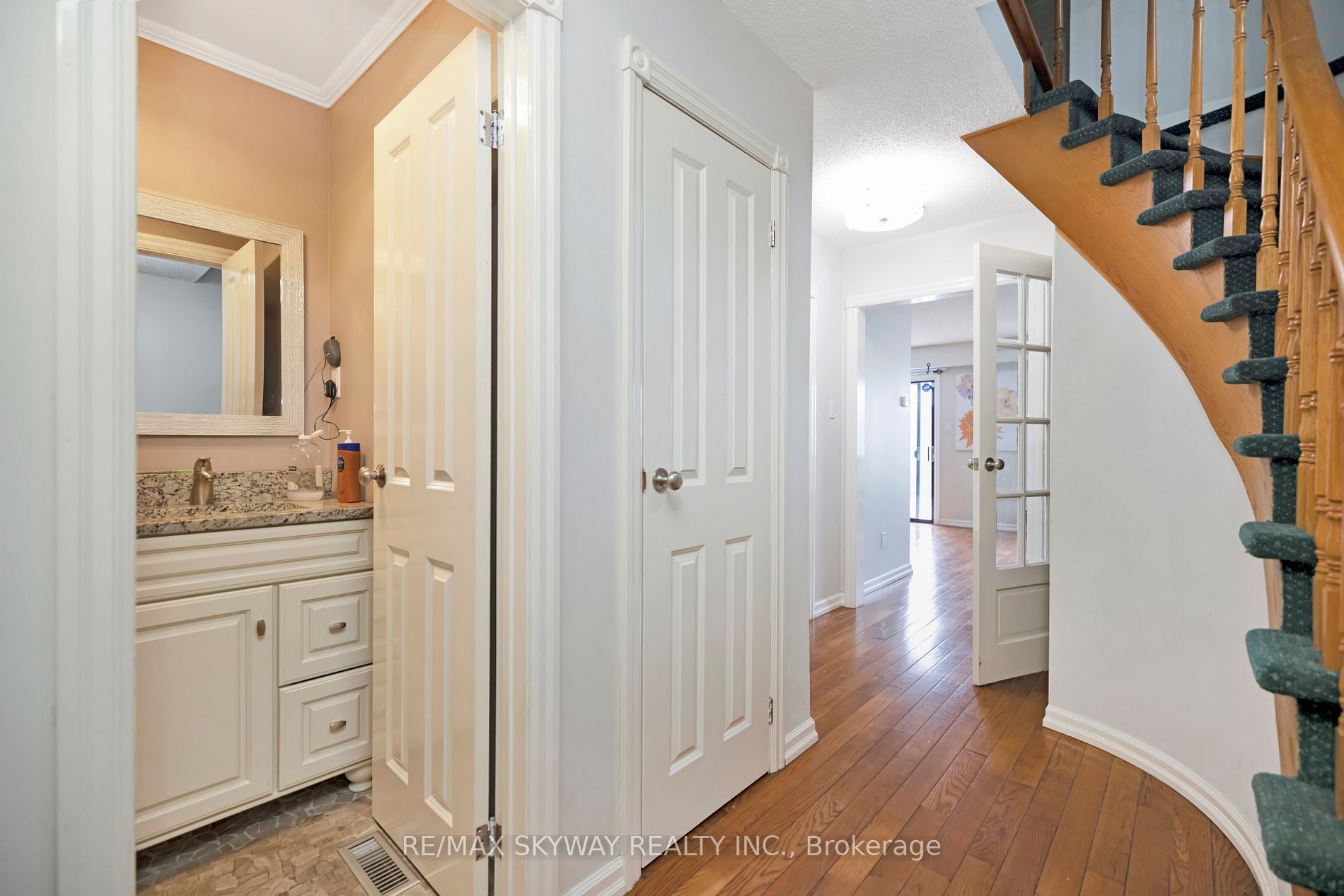60 Martindale Crescent