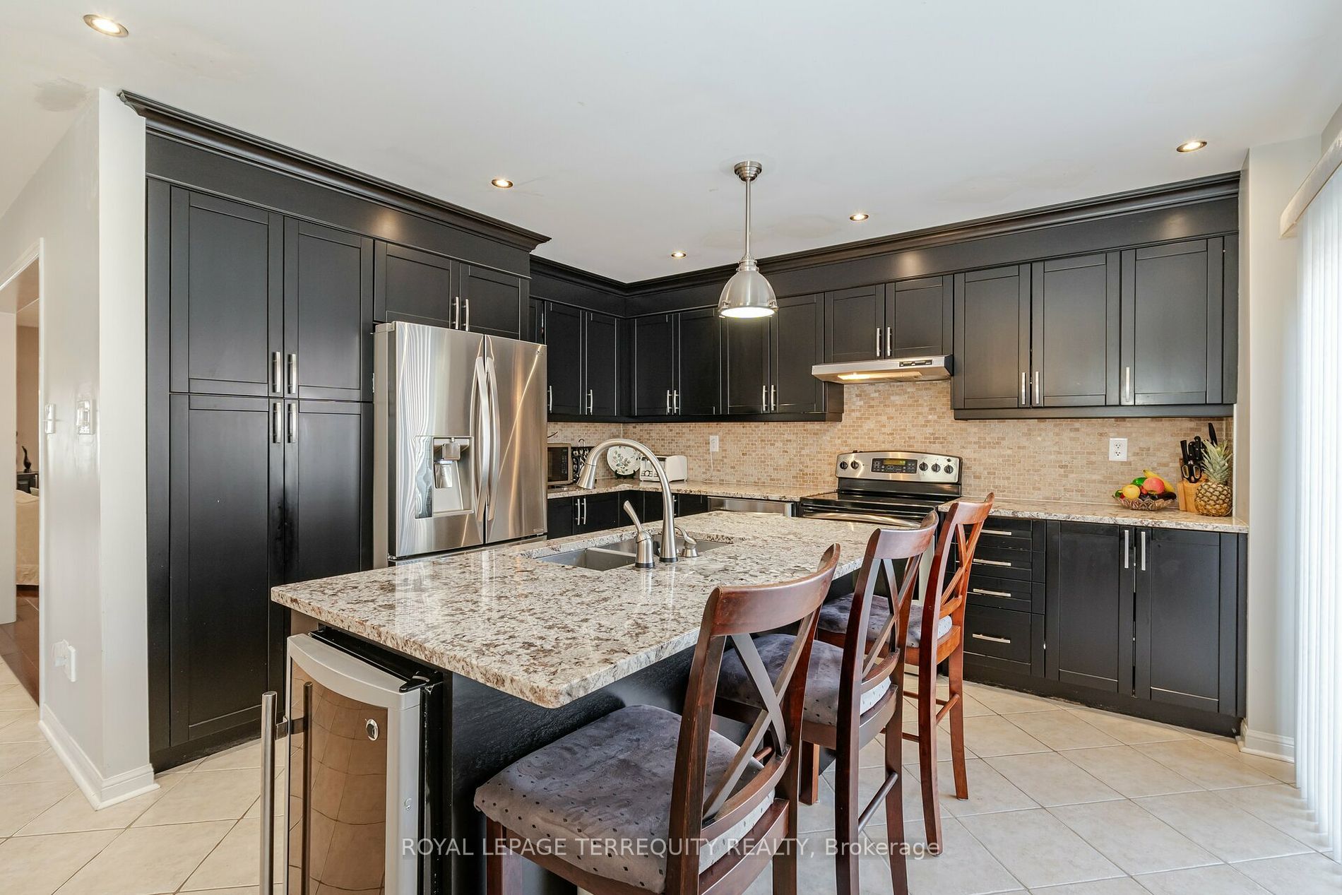 1330 Marshall Cres