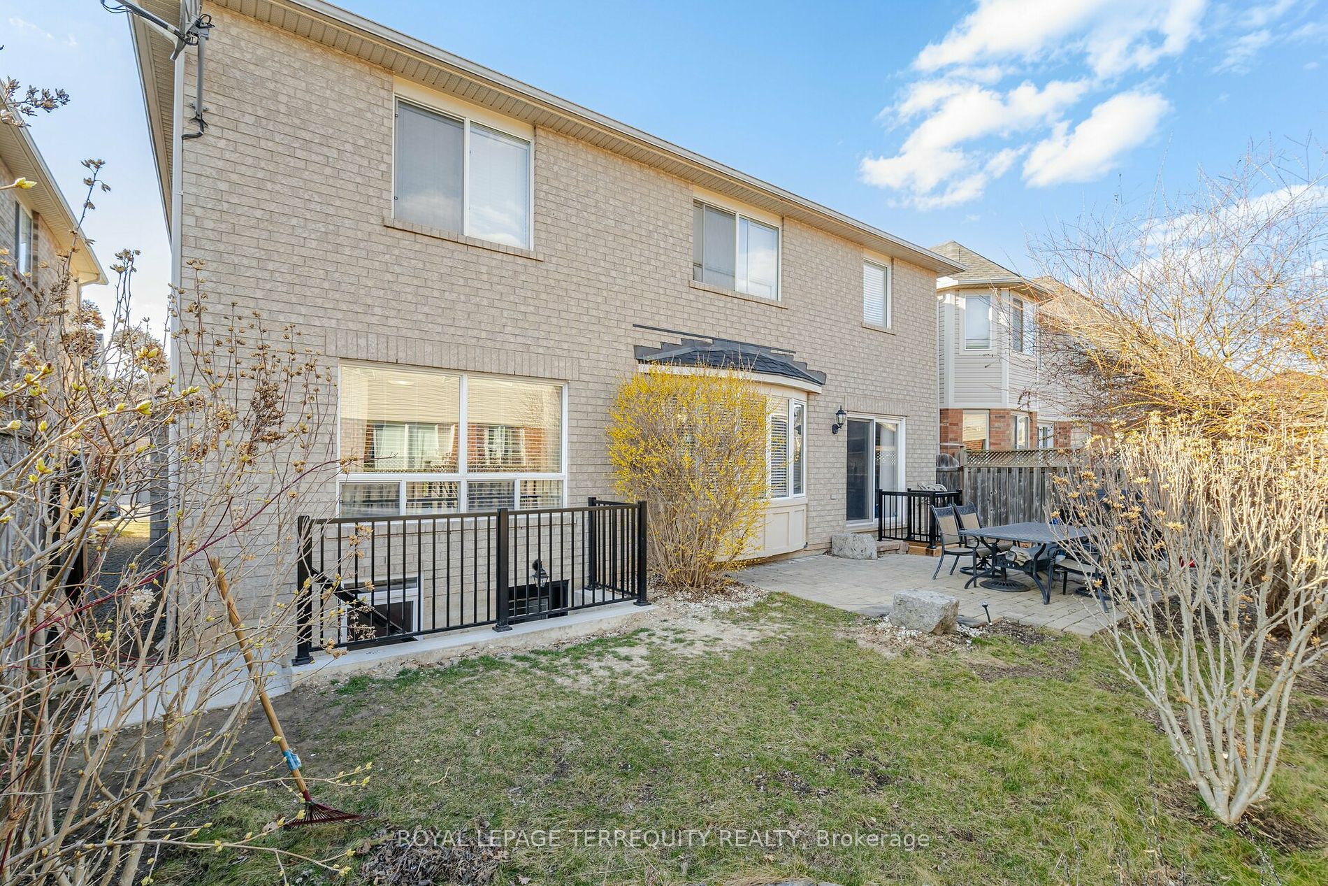 1330 Marshall Cres