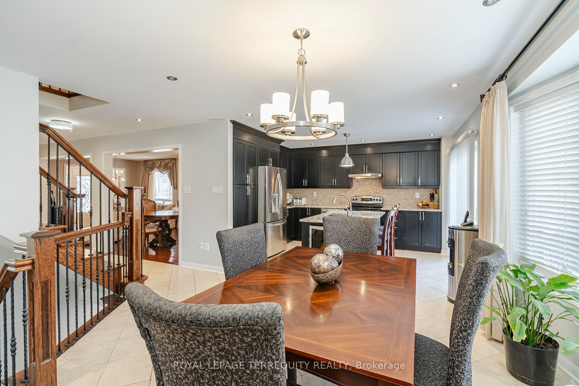 1330 Marshall Cres