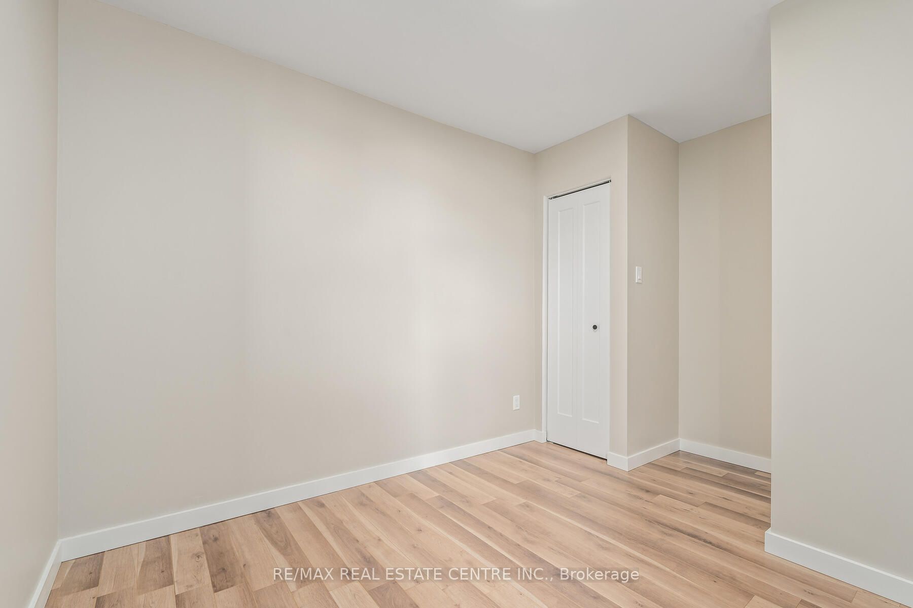 975 Warwick Court #1406