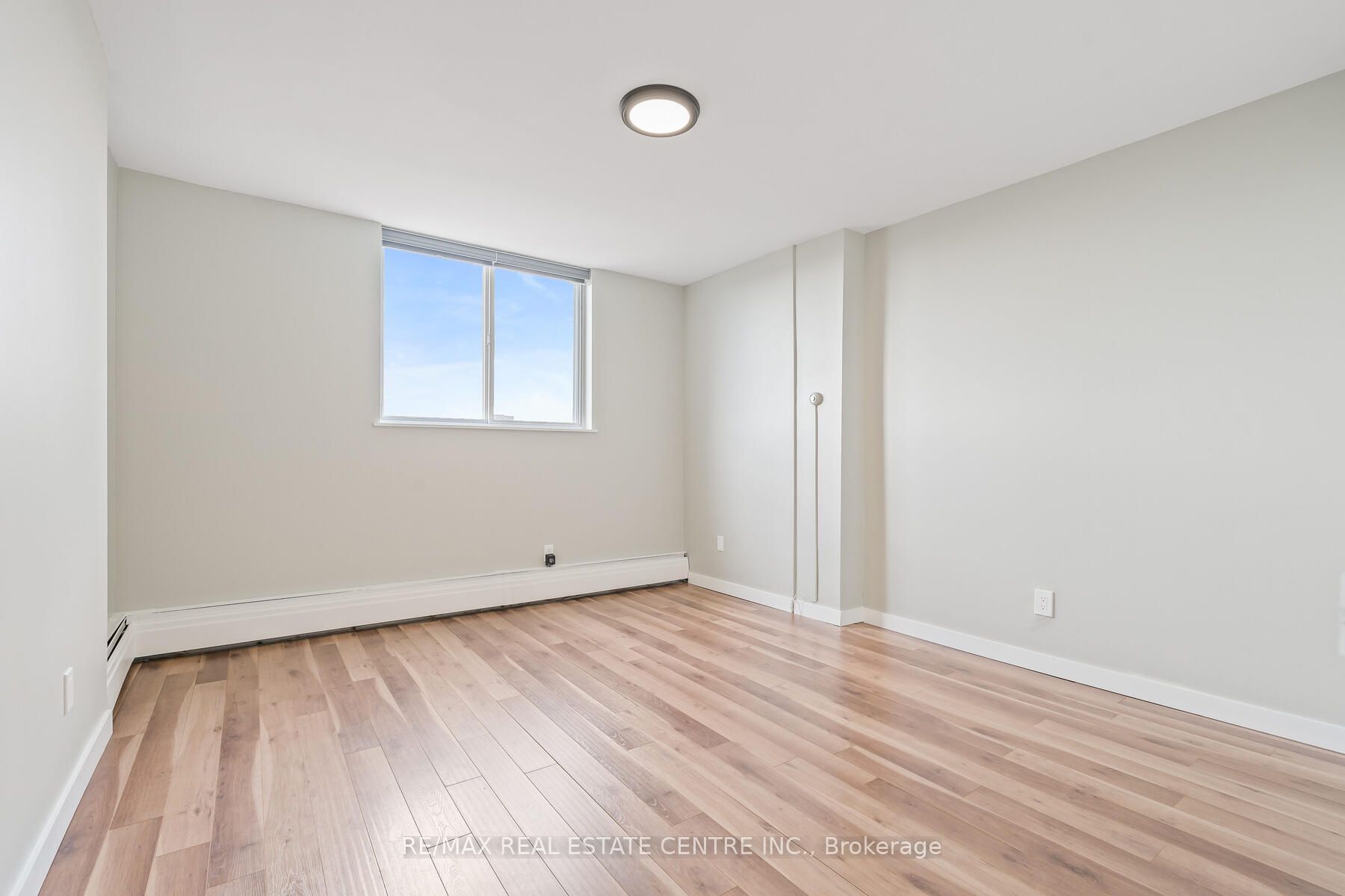 975 Warwick Court #1406