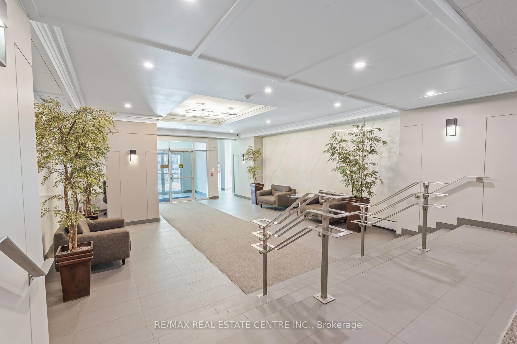 975 Warwick Court #1406