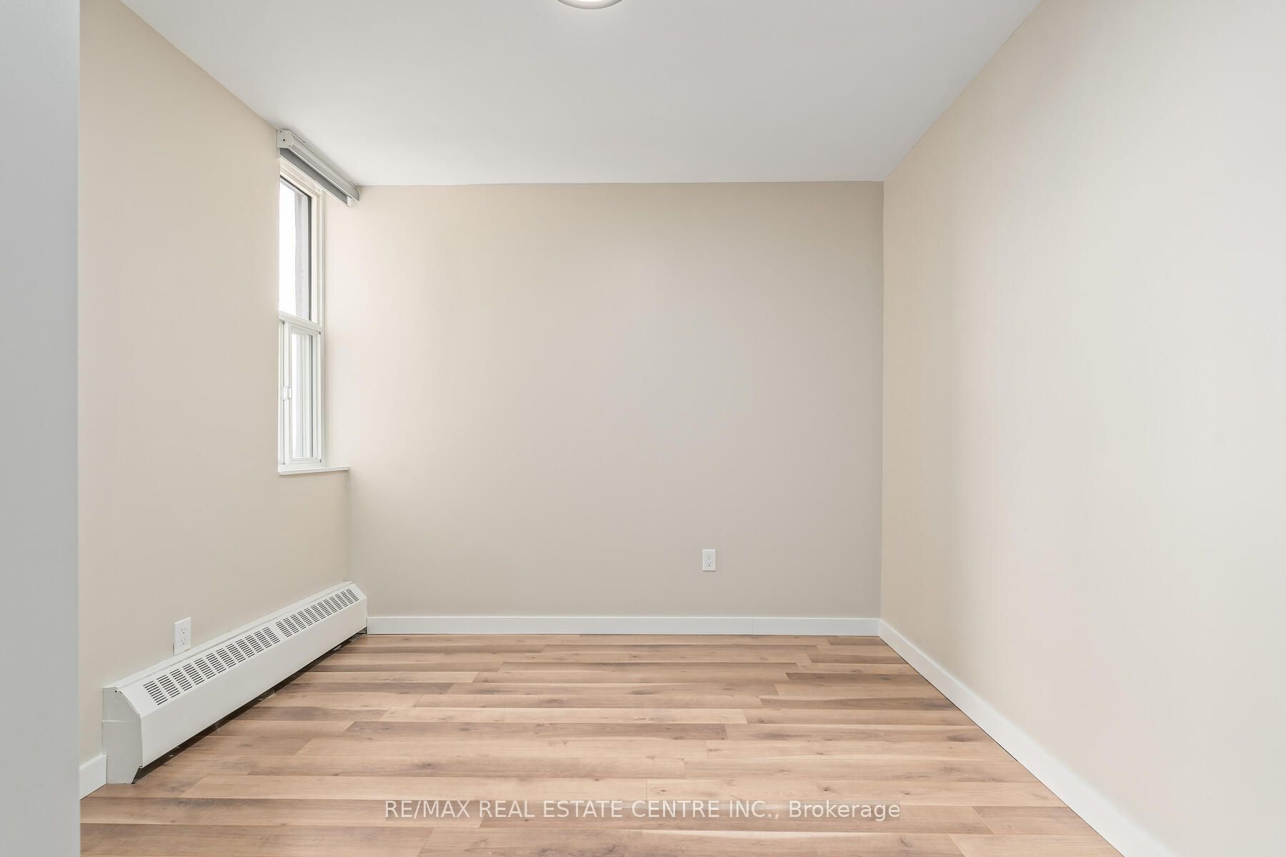975 Warwick Court #1406