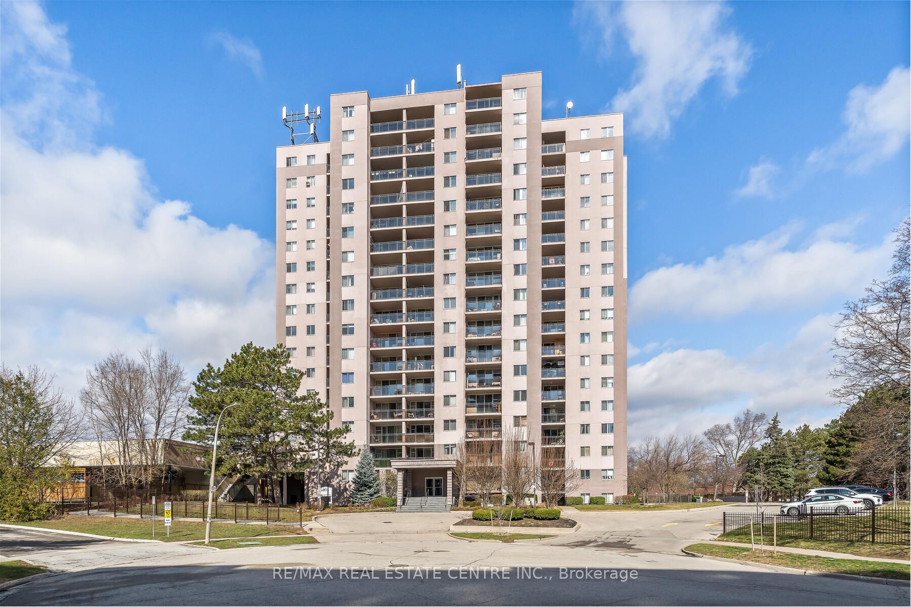 975 Warwick Court #1406