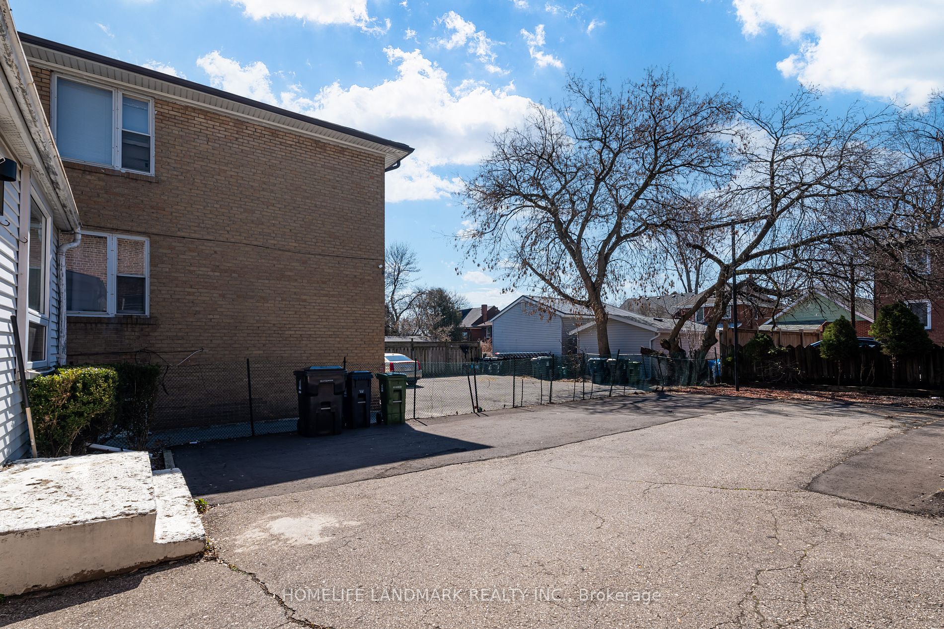 76 Burlington St