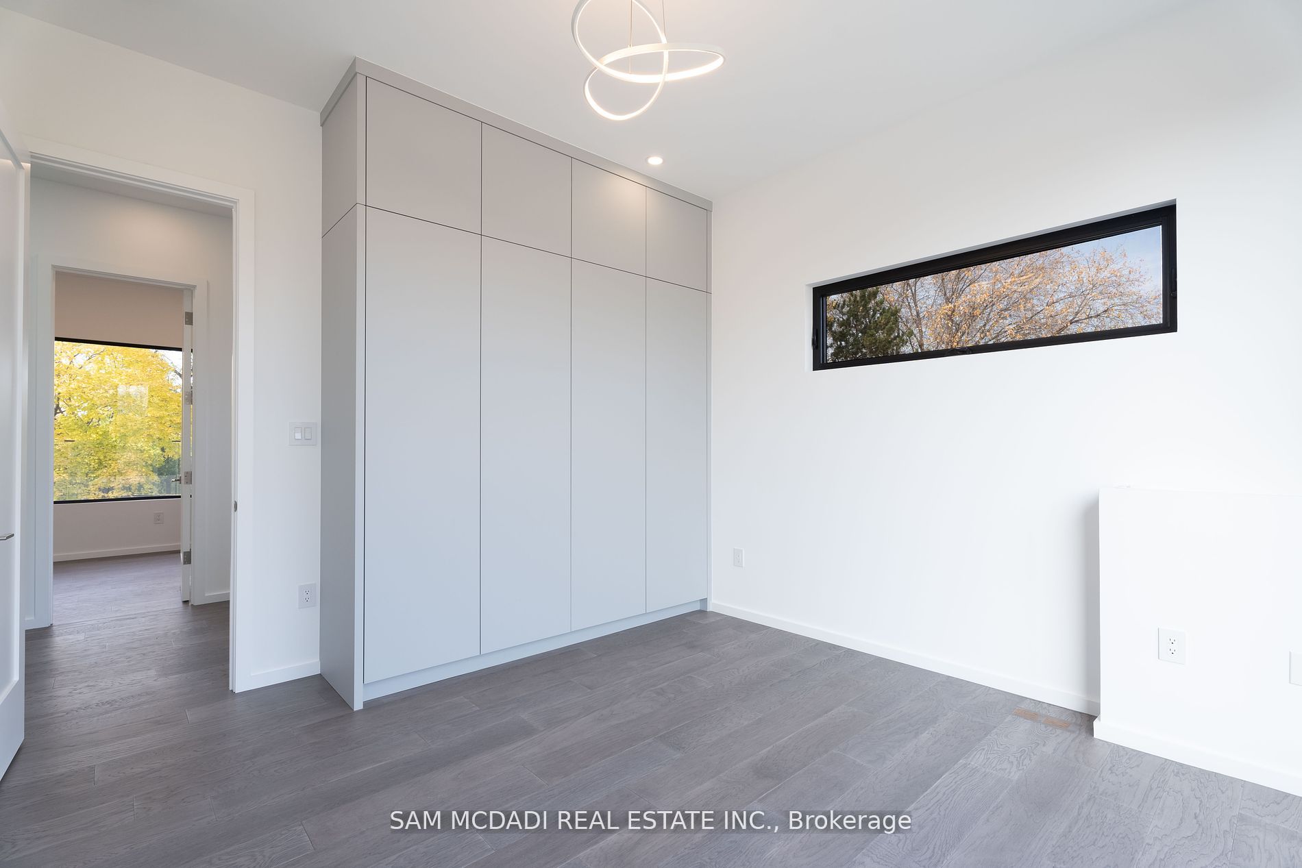 2755 Bushland Cres