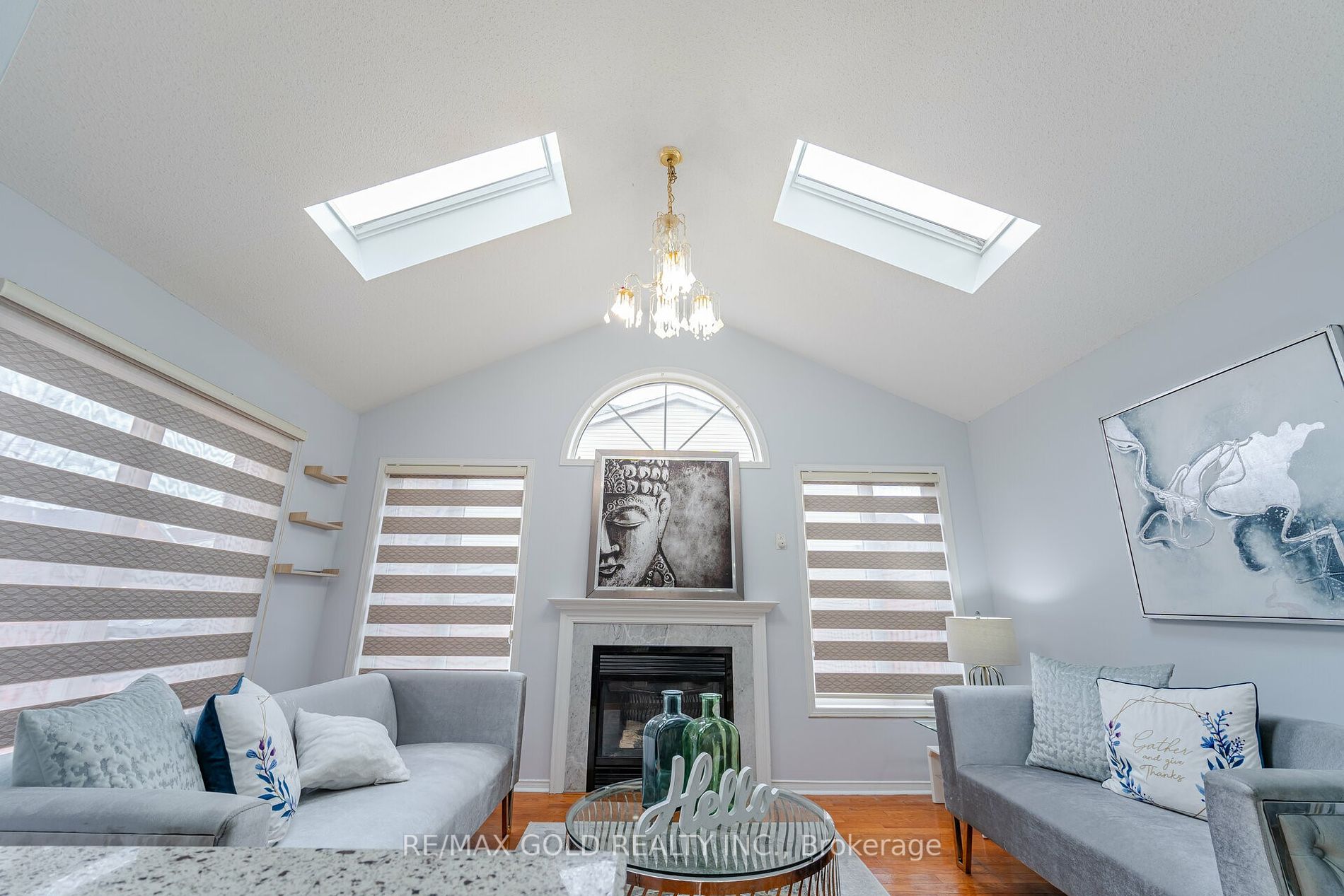 33 Willow Park Dr
