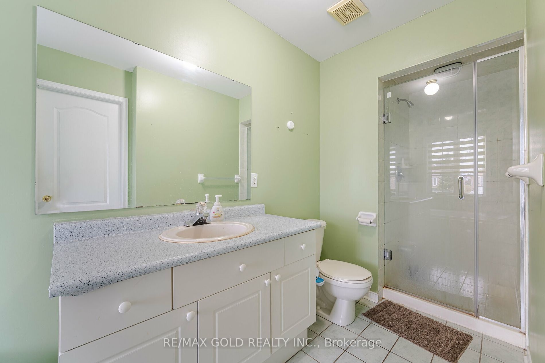 33 Willow Park Dr