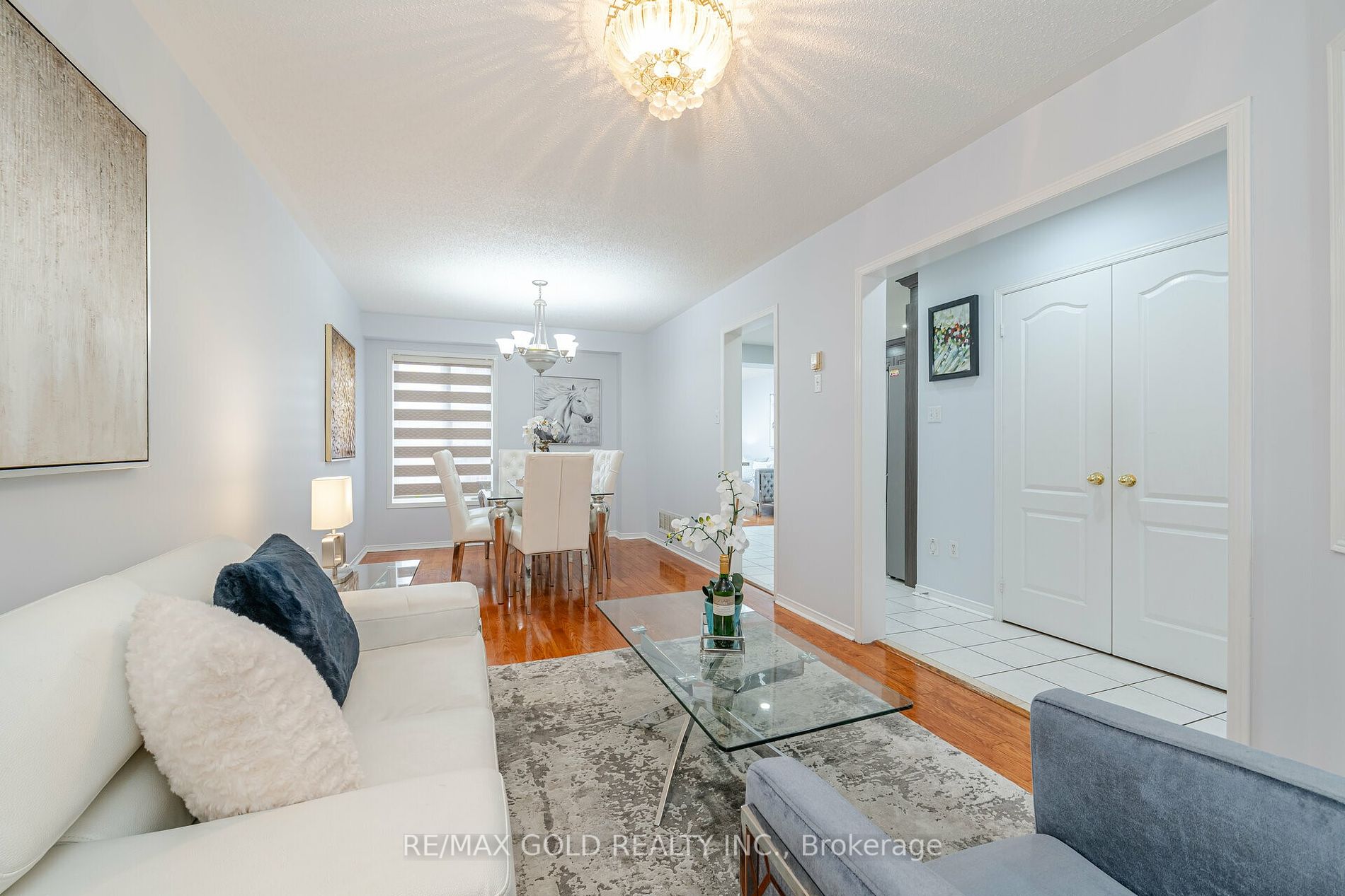 33 Willow Park Dr