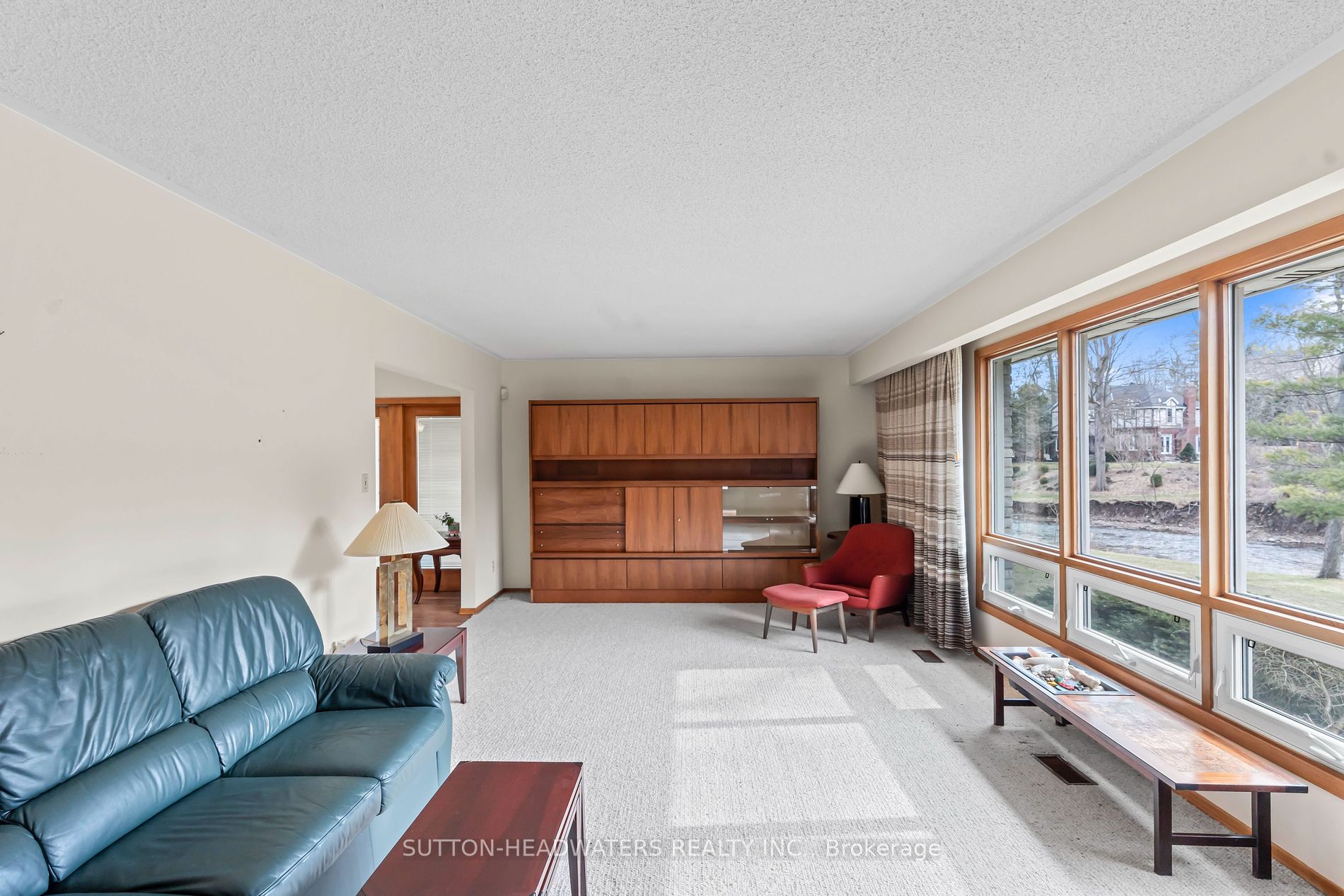 572 Main Street