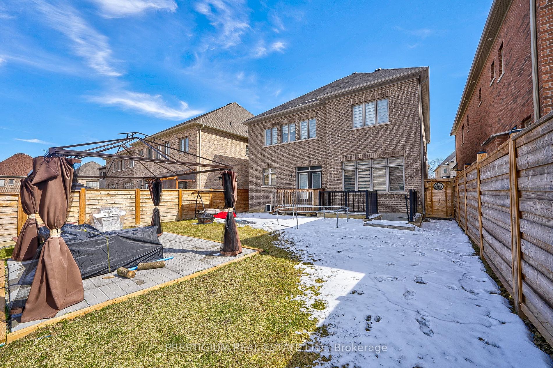 7 Malaspina Close