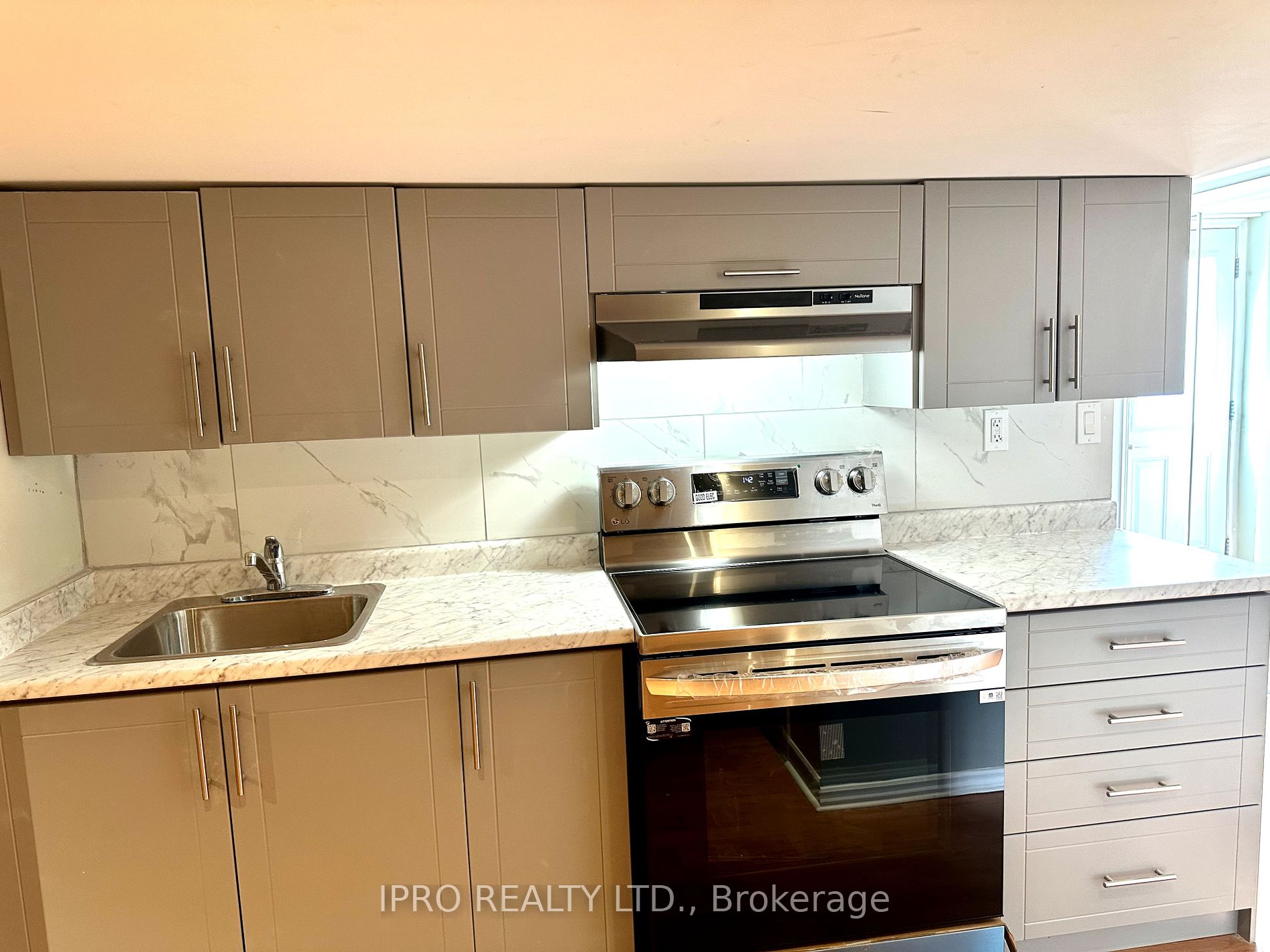 116 Rexway Dr