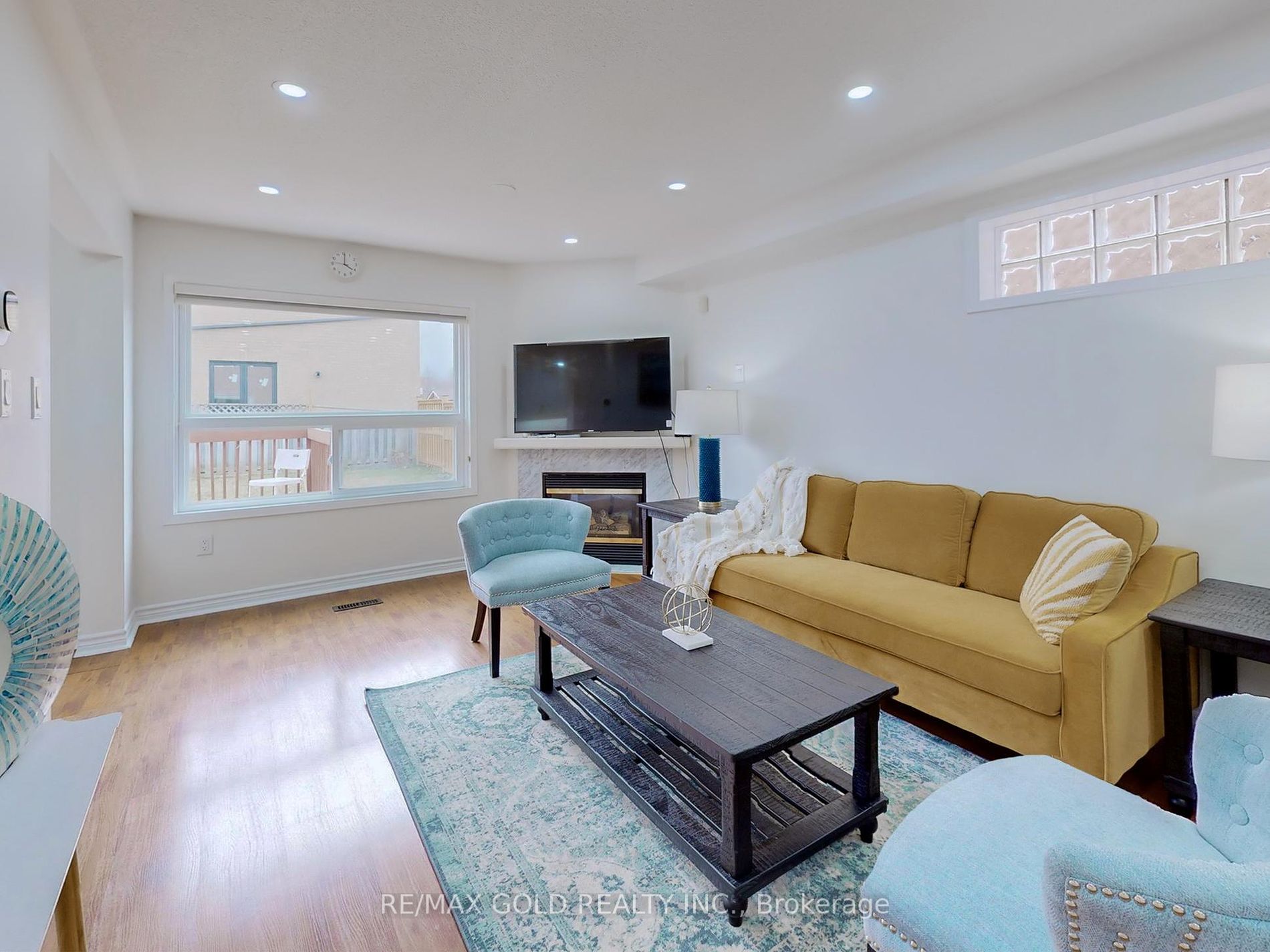 4 Treepark St