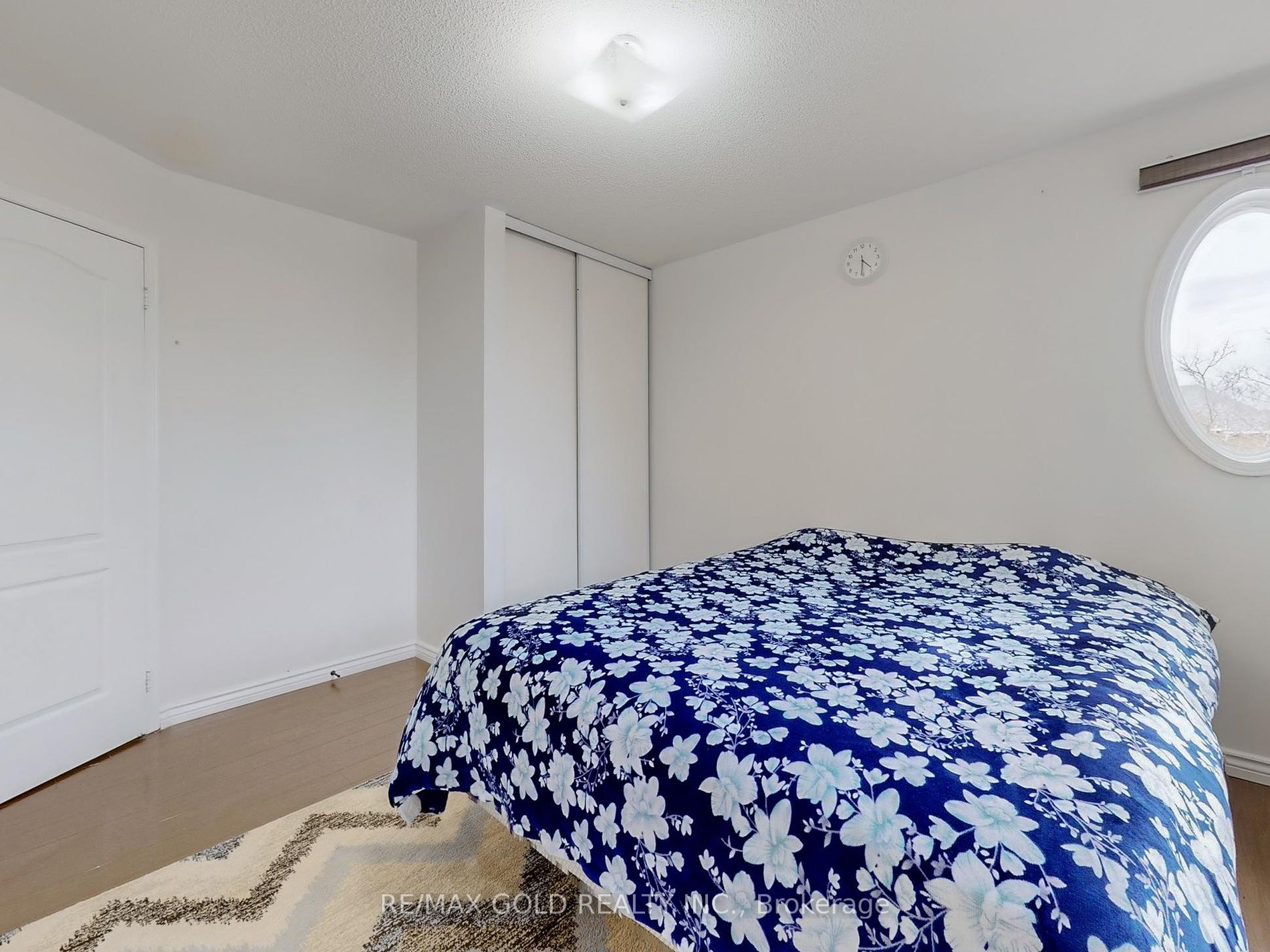 4 Treepark St