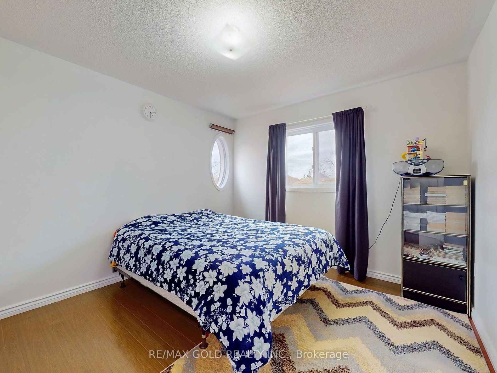4 Treepark St