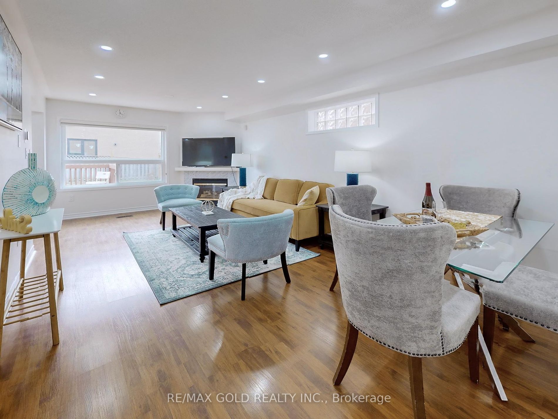 4 Treepark St