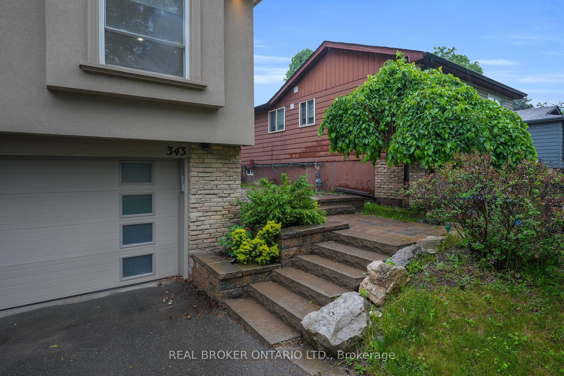343 Whitehead Cres