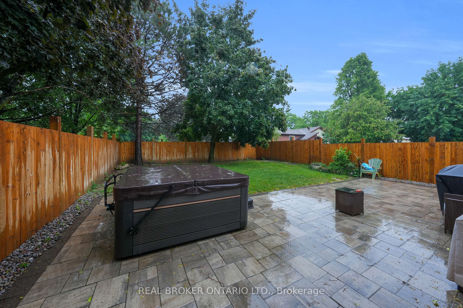 343 Whitehead Cres
