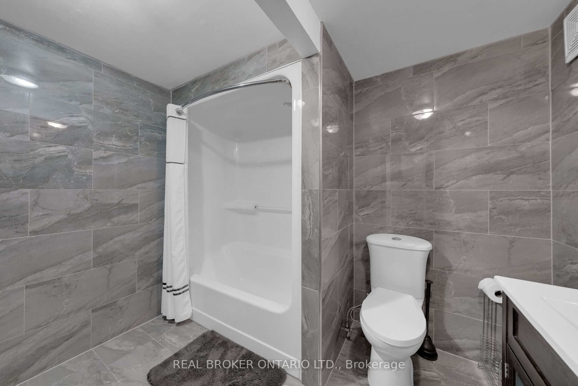 343 Whitehead Cres