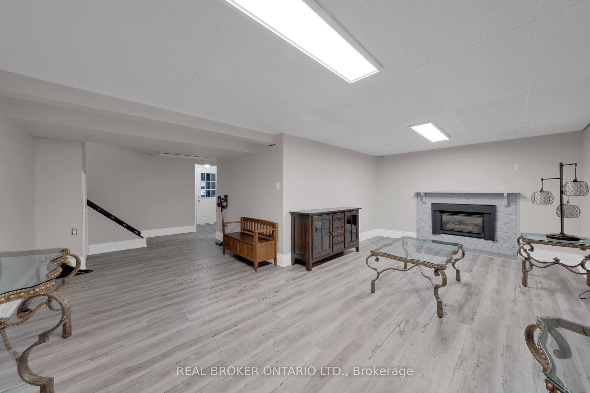 343 Whitehead Cres