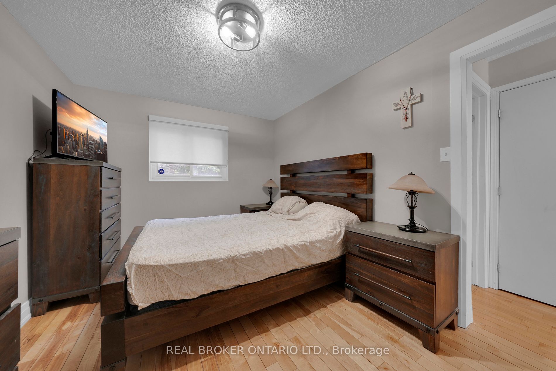 343 Whitehead Cres