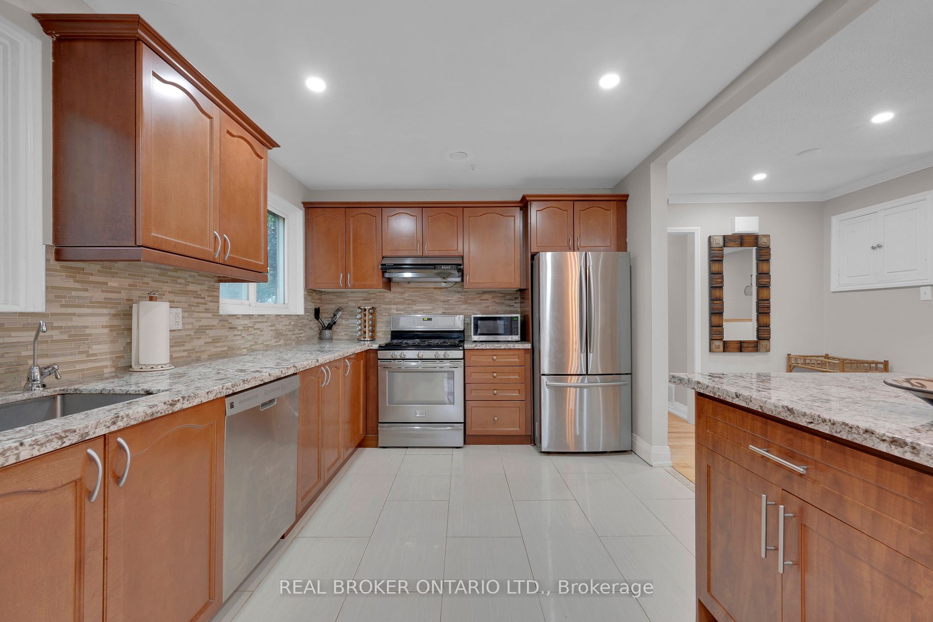 343 Whitehead Cres