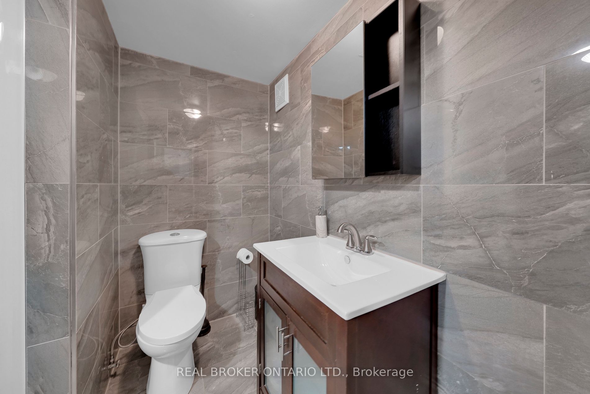 343 Whitehead Cres