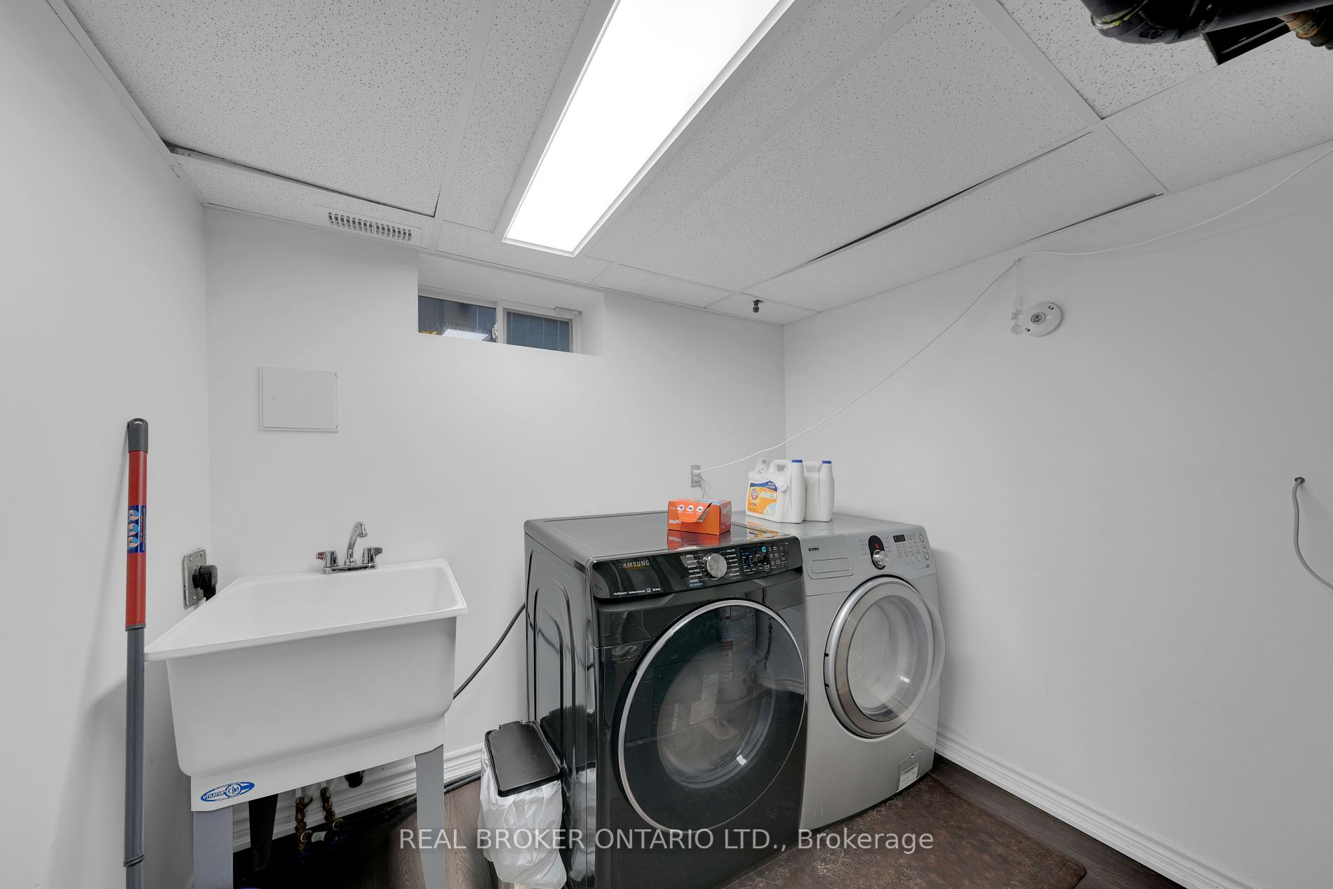 343 Whitehead Cres