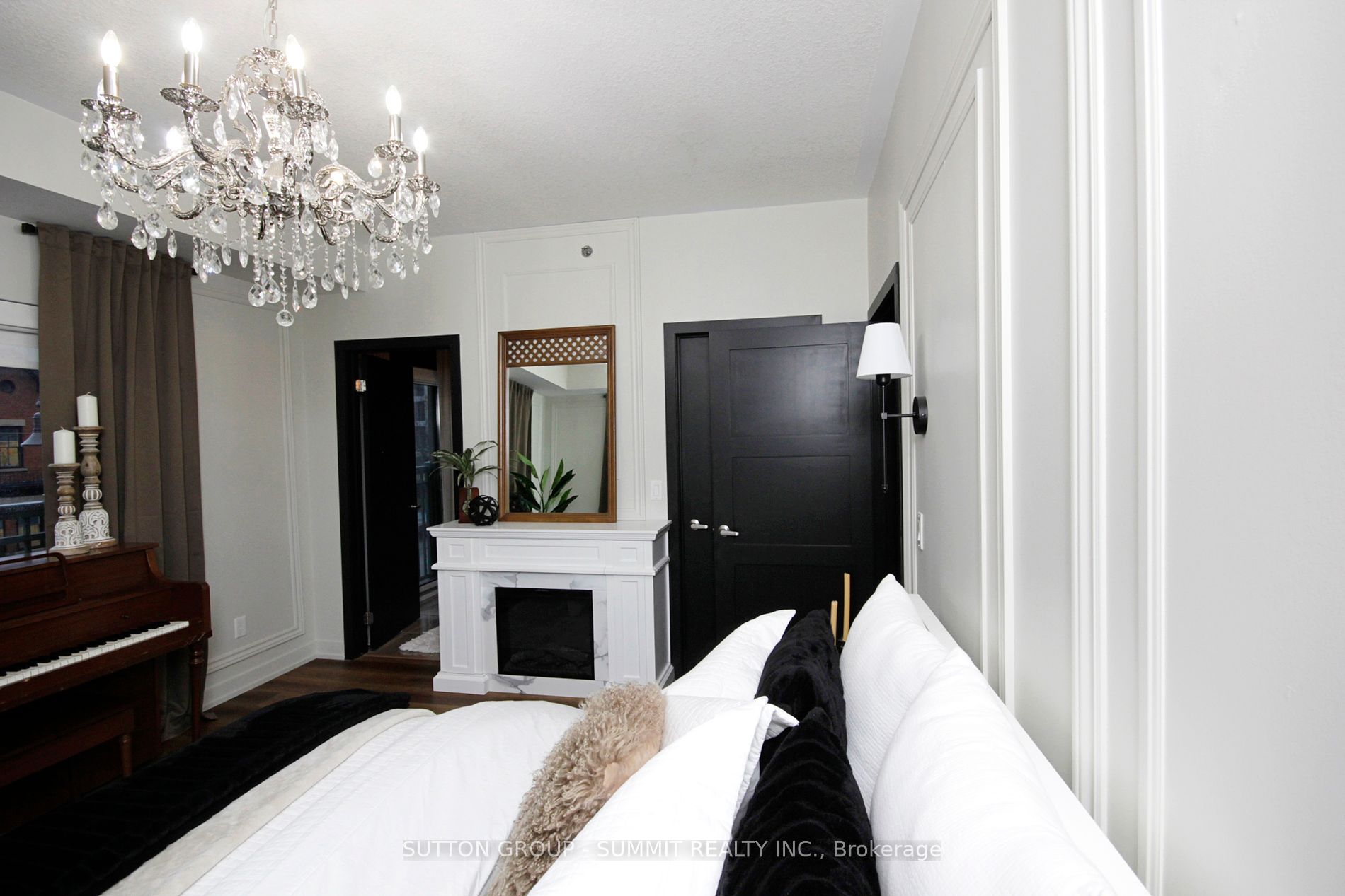 2486 Old Bronte Rd, #208