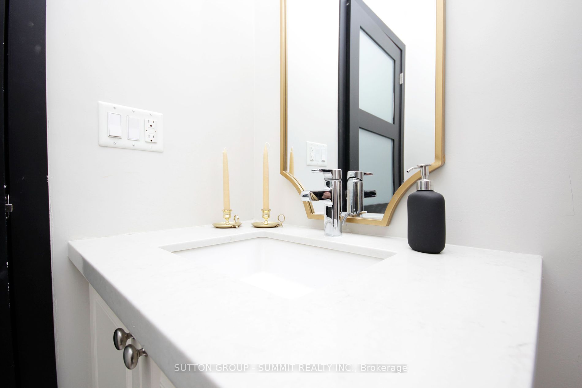 2486 Old Bronte Rd, #208