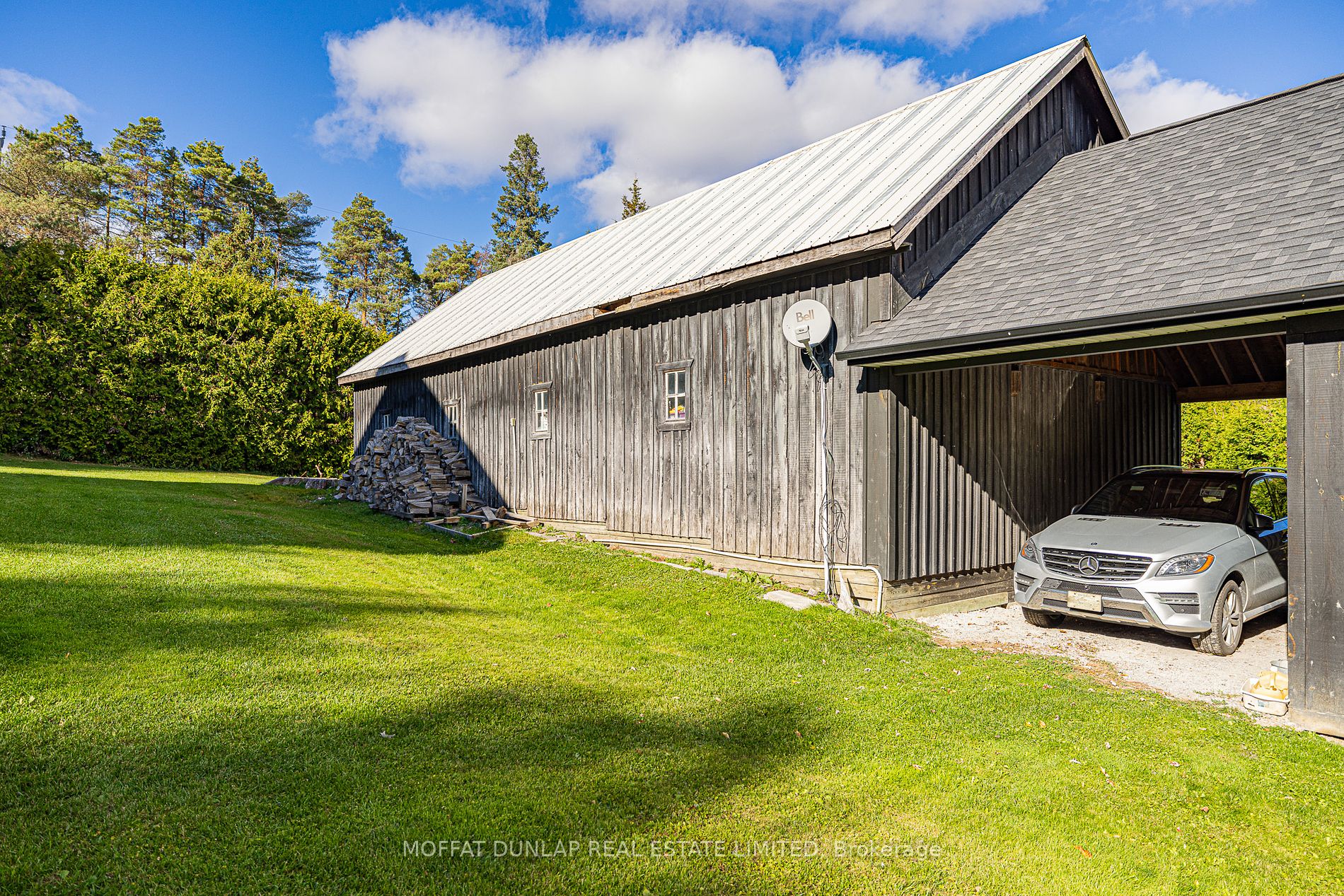 7699 Patterson Sideroad