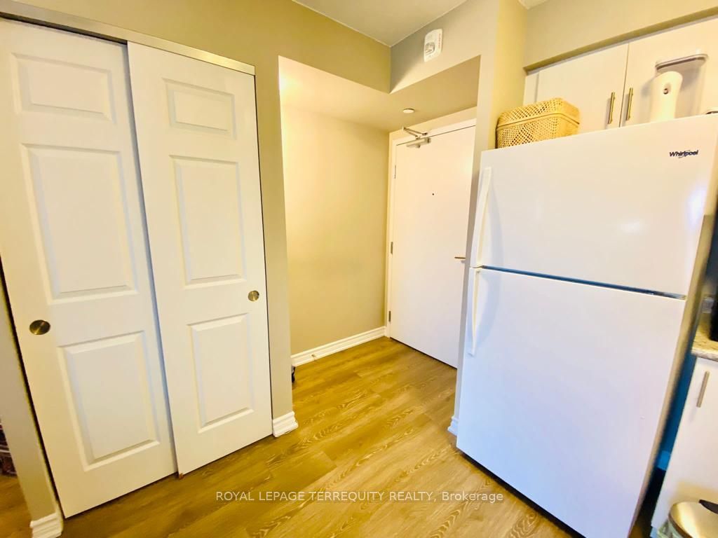 716 Main St E, #506