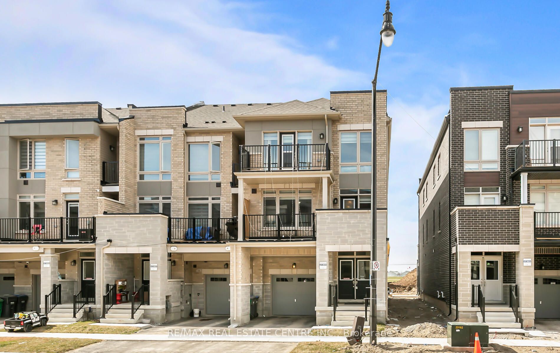 14 Arrowview Drive