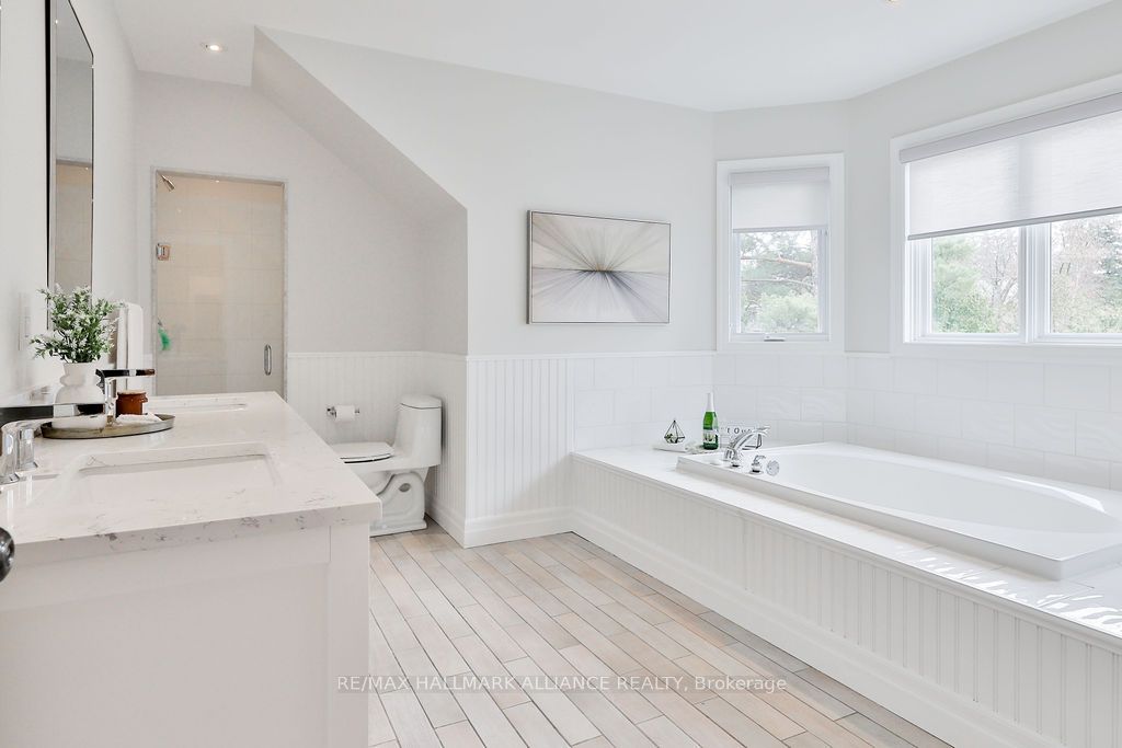 1247 Cumnock Cres