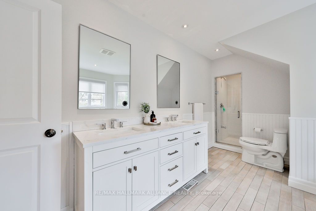 1247 Cumnock Cres
