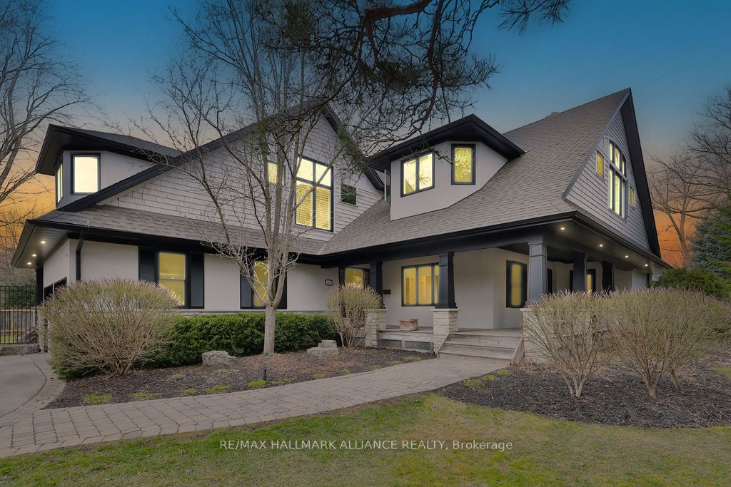 1247 Cumnock Cres