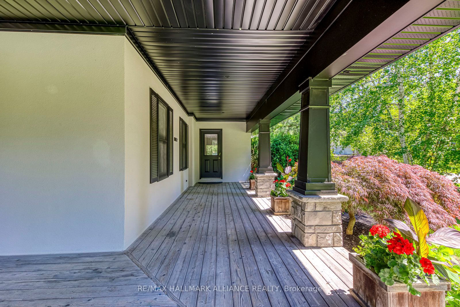 1247 Cumnock Cres