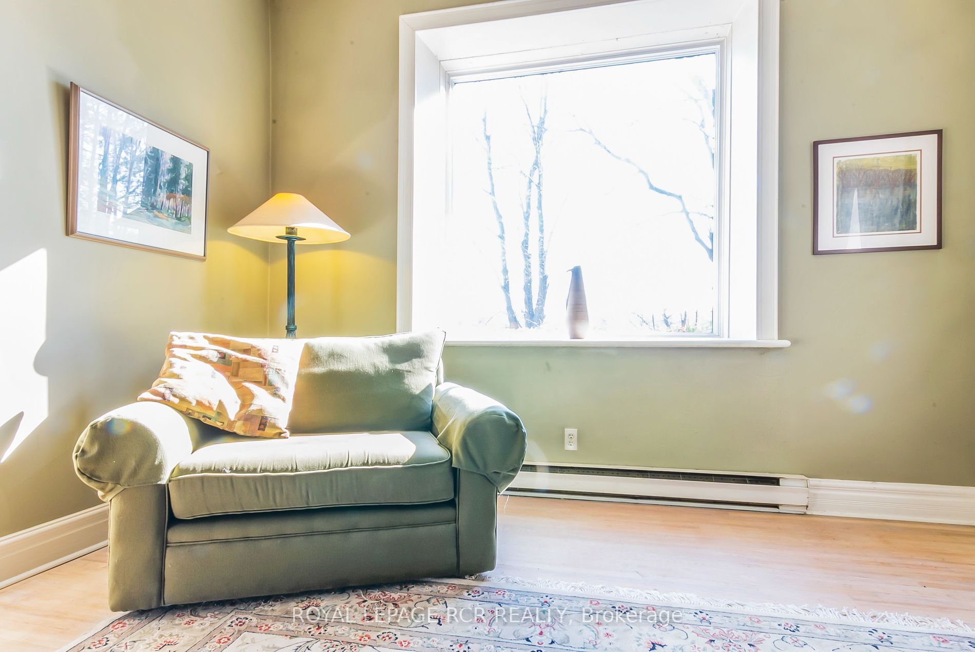 1380 Queen St W