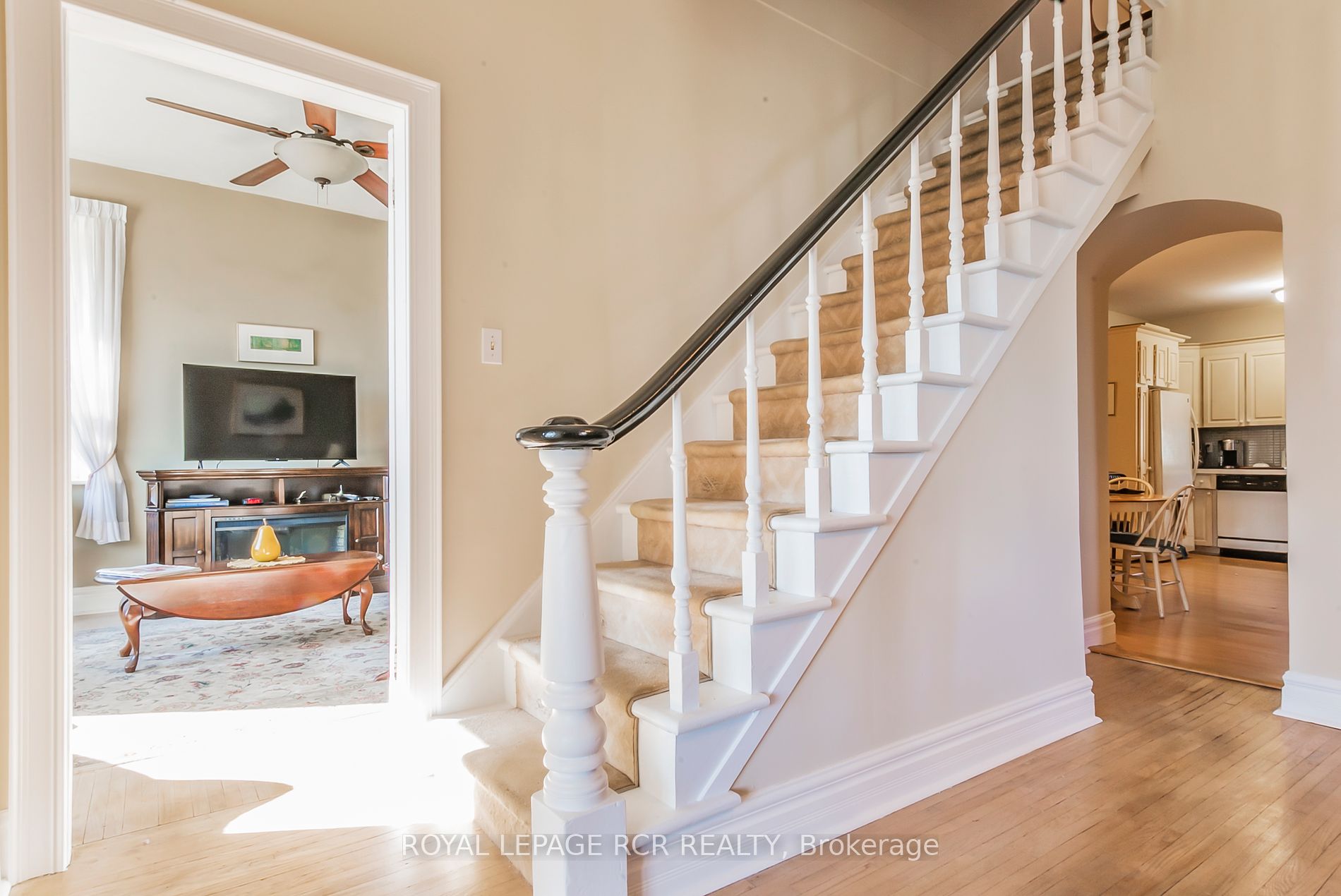 1380 Queen St W