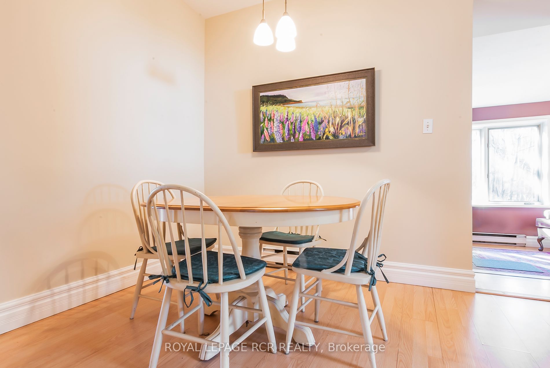 1380 Queen St W