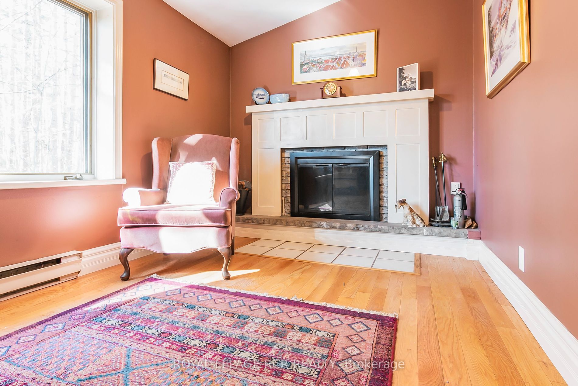 1380 Queen St W