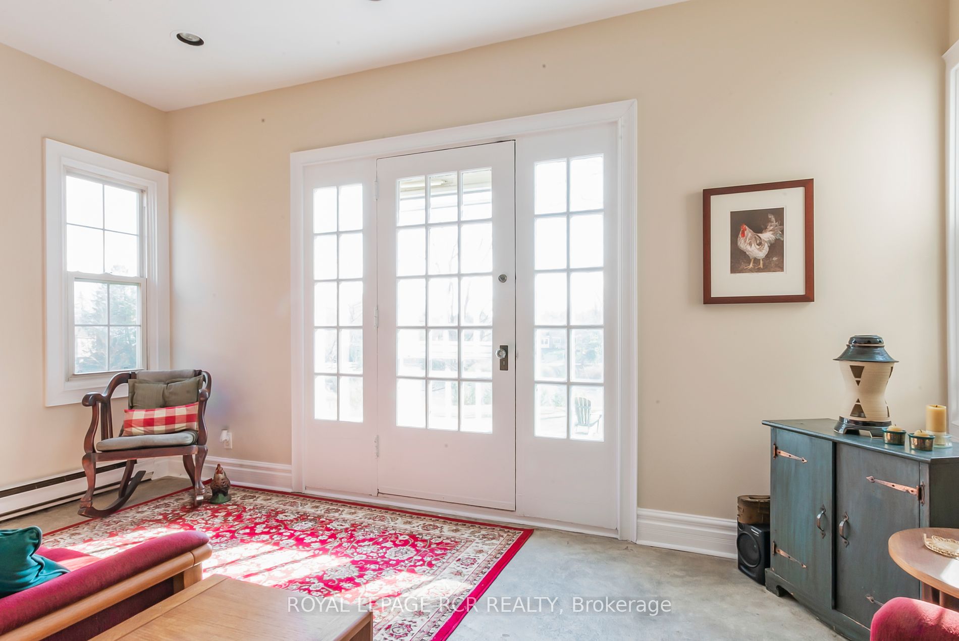 1380 Queen St W