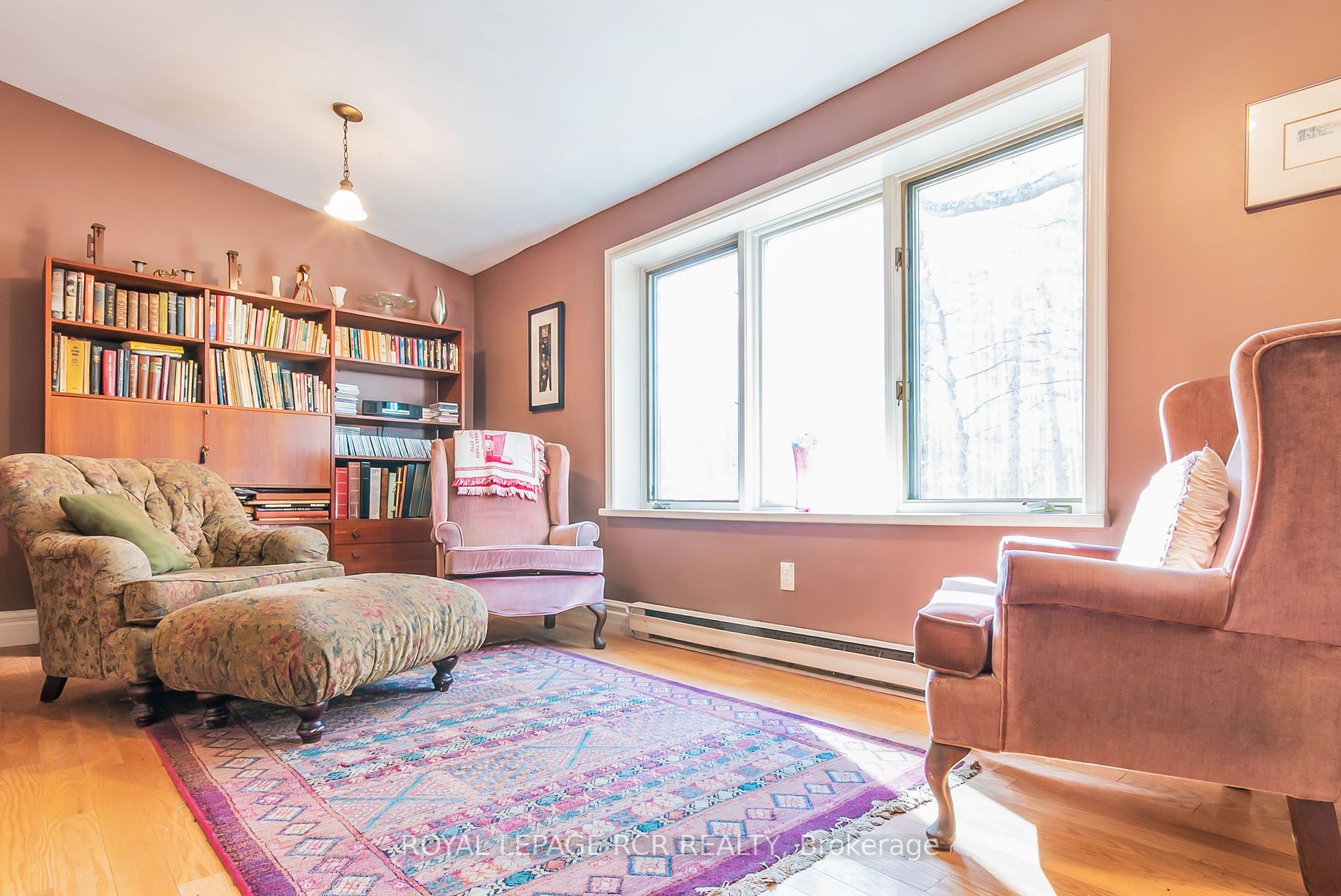1380 Queen St W